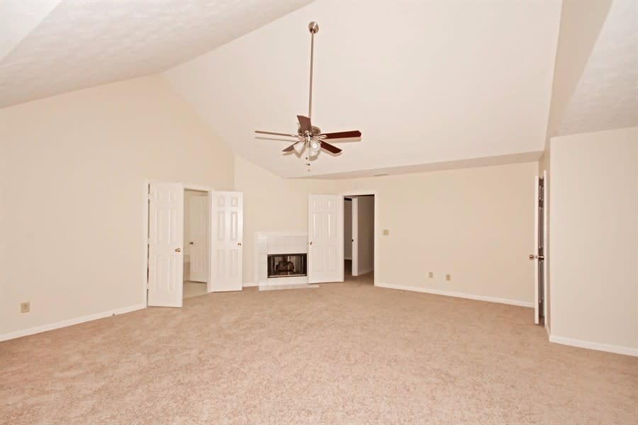 1480 Meadow Oak Dr photo 2