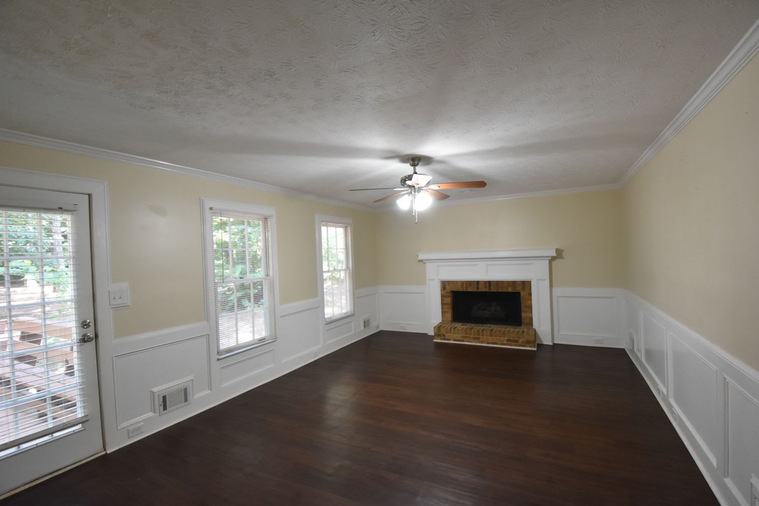 3625 Warwick Way photo 2