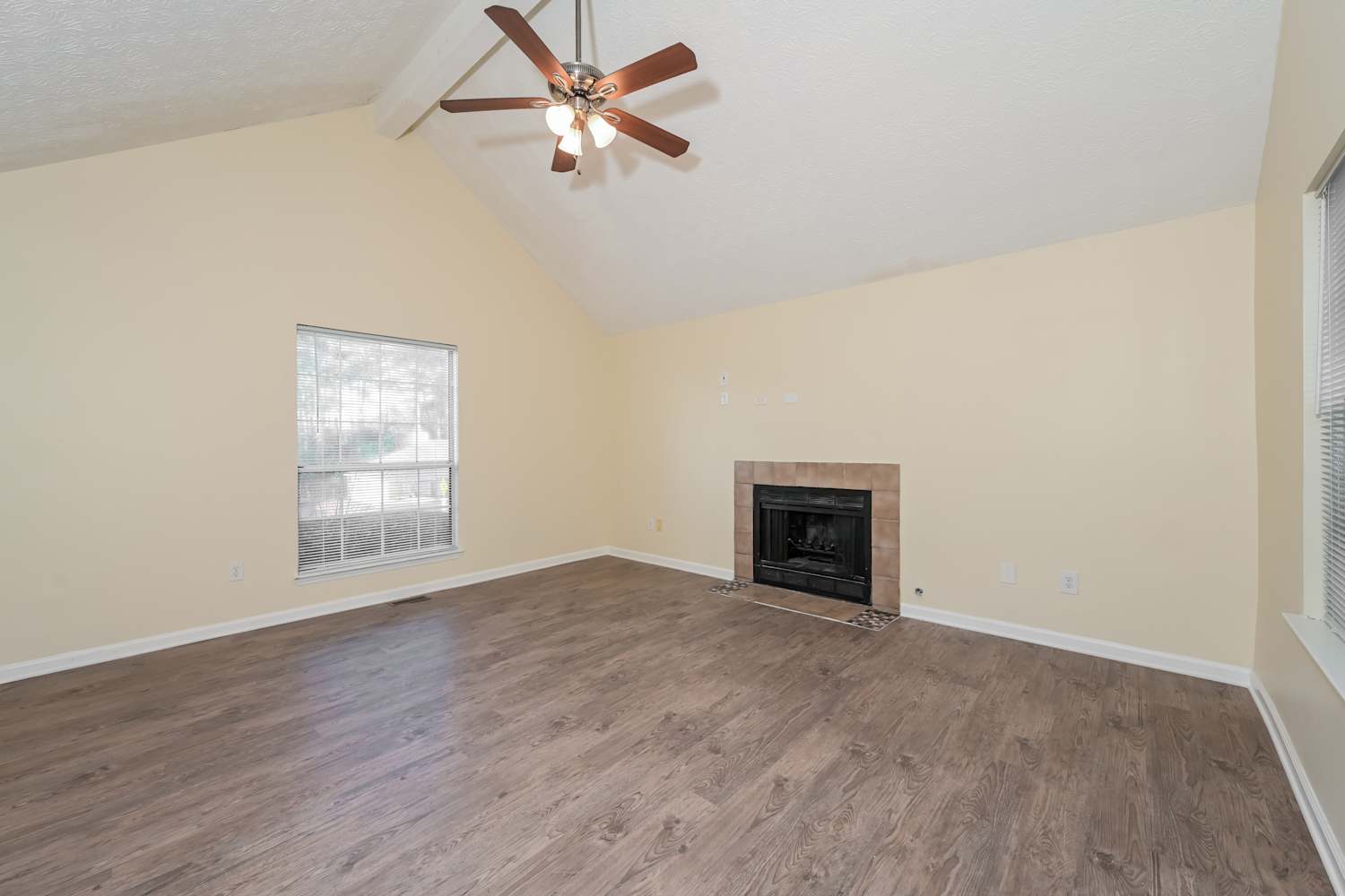 2990 Trotters Pointe Dr photo 5