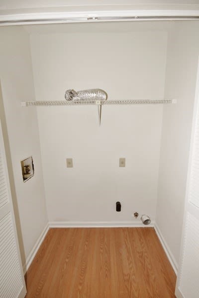 950 Laurel Mill Dr photo 2