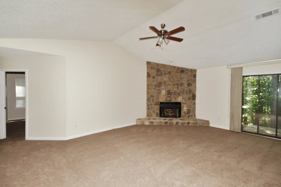 950 Laurel Mill Dr photo 4