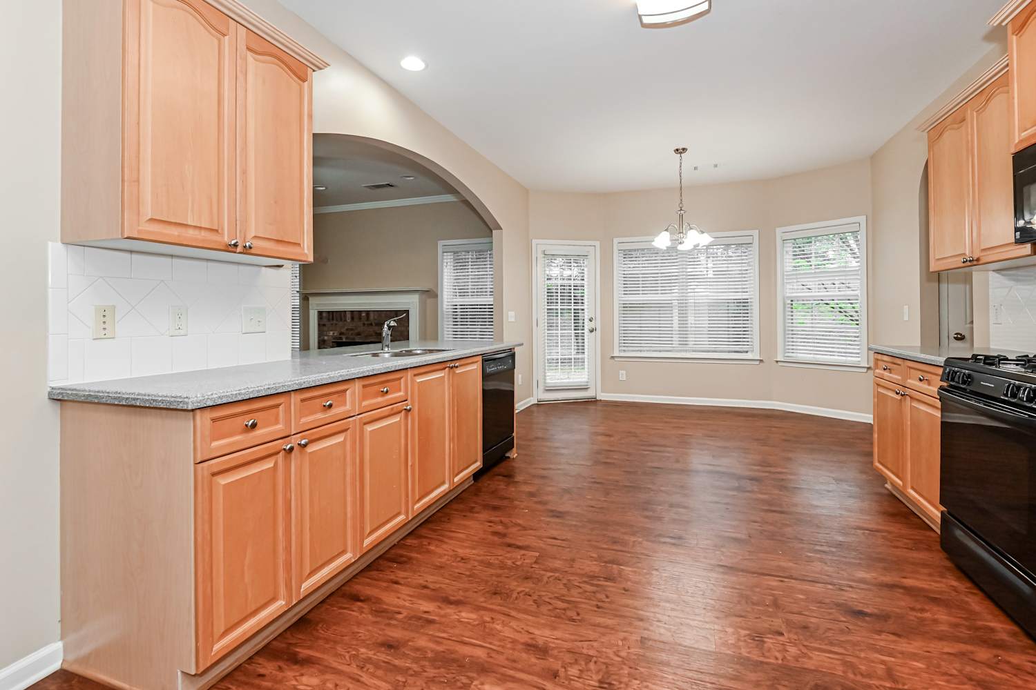 940 Island Bluff Ln photo 5