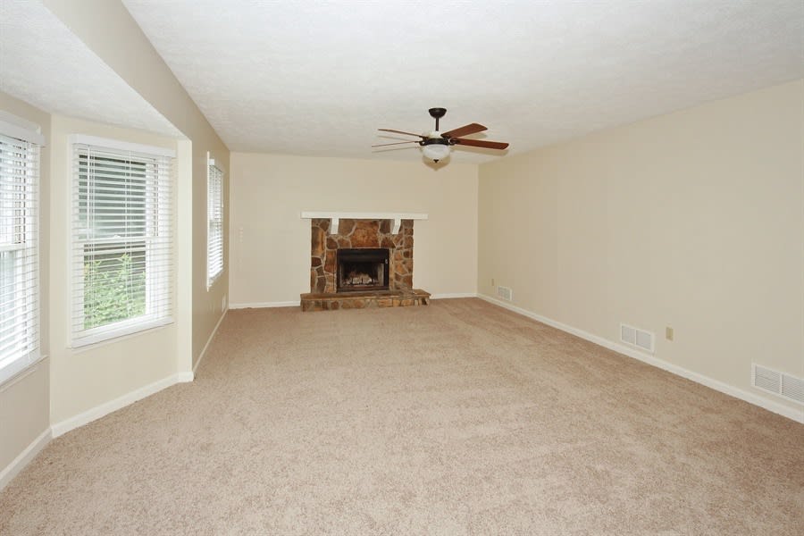 515 Oak Springs Dr photo 3