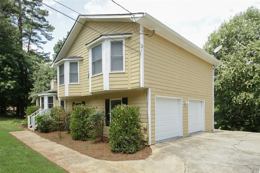 515 Oak Springs Dr photo 2