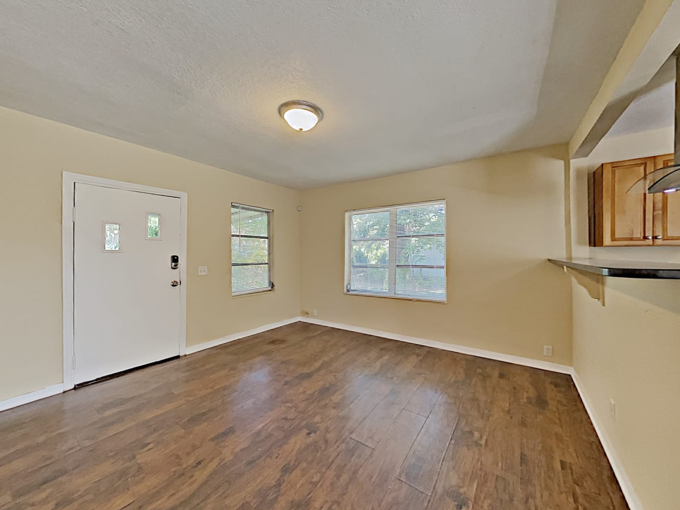 9501 N Albany Ave photo 4