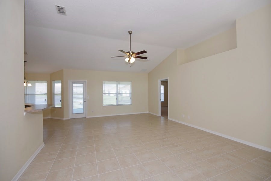 3237 Lorimar Ln photo 4