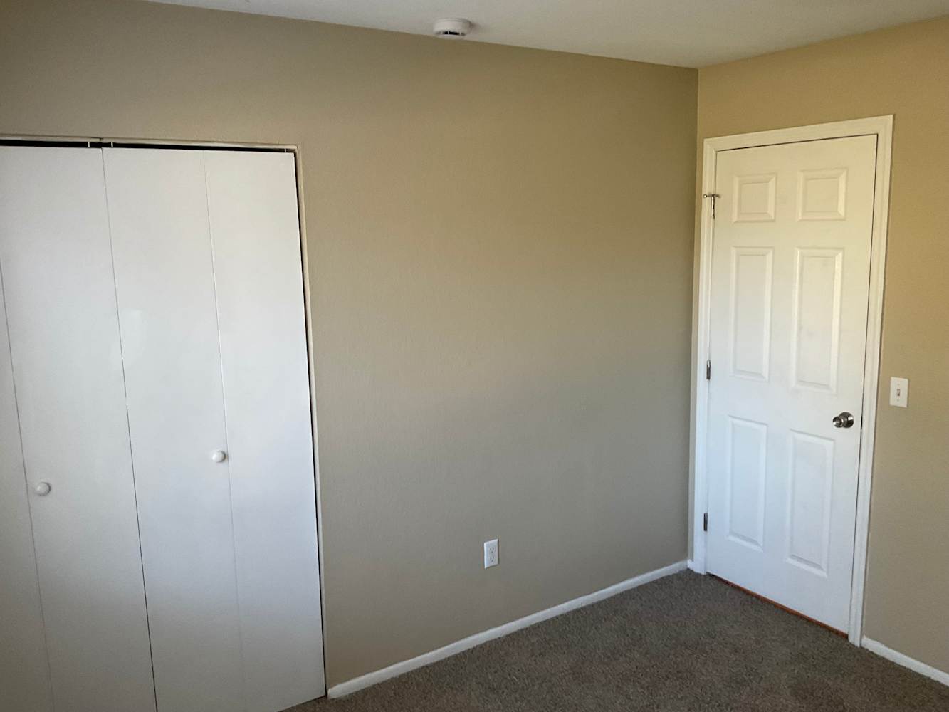 370 Epping Ct NE photo 5