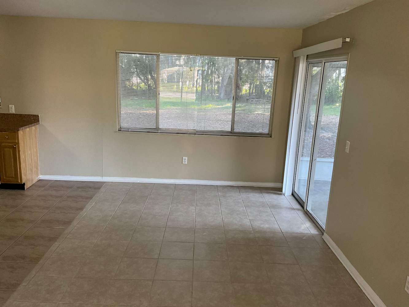 370 Epping Ct NE photo 4