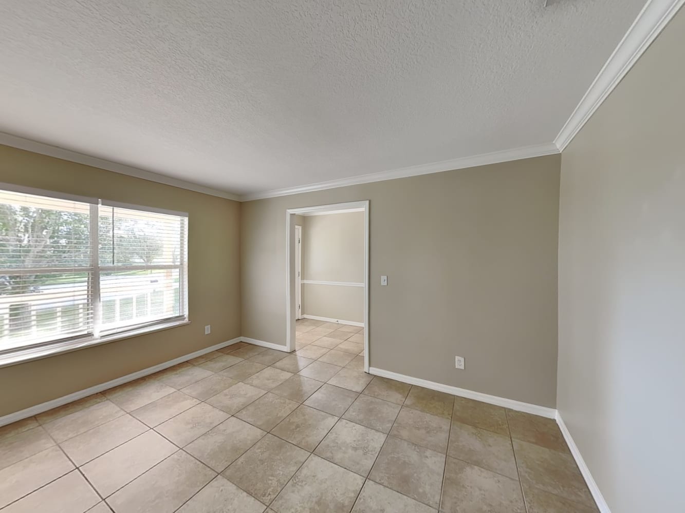 12224 Warren Rd photo 3