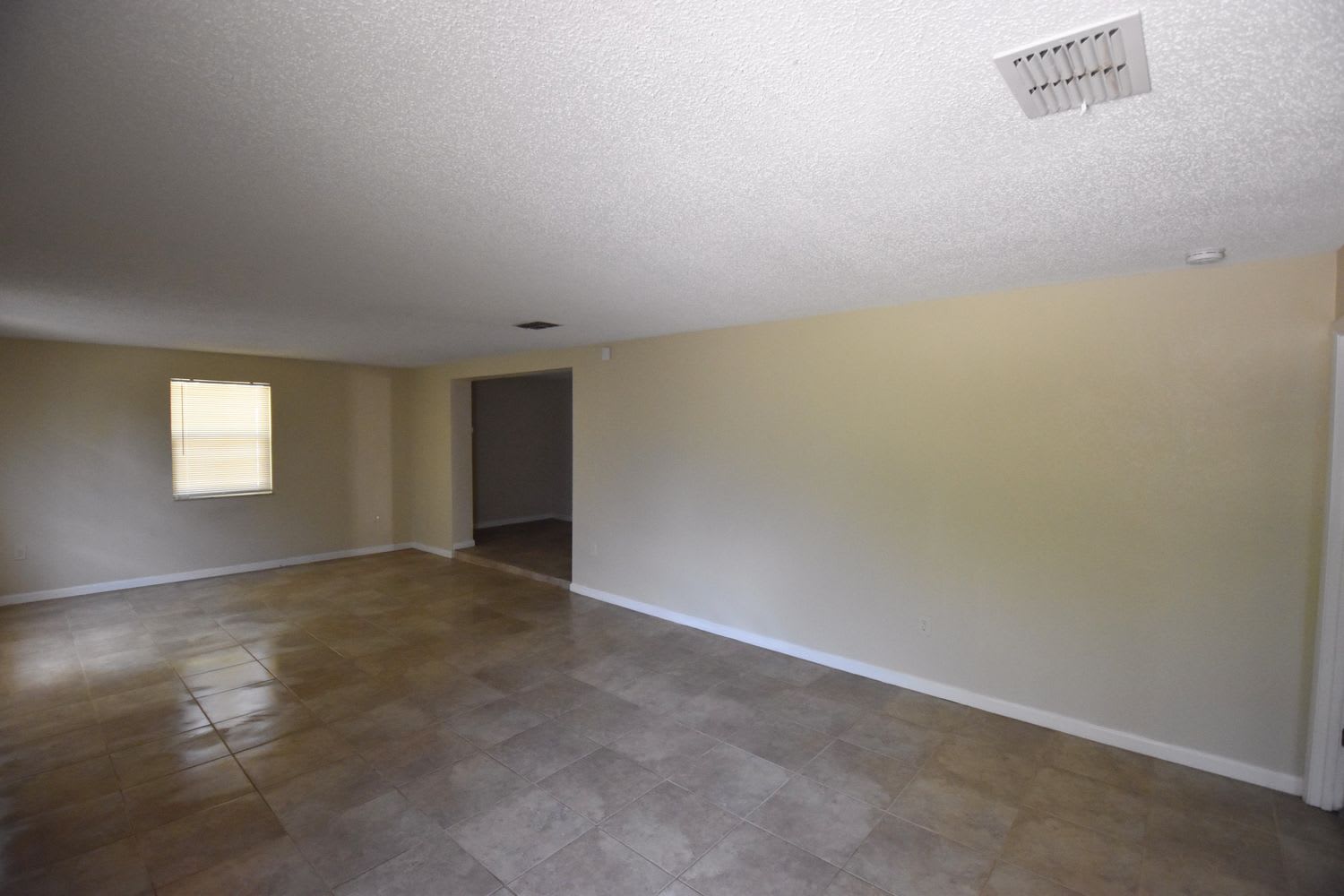2415 4th St photo 2