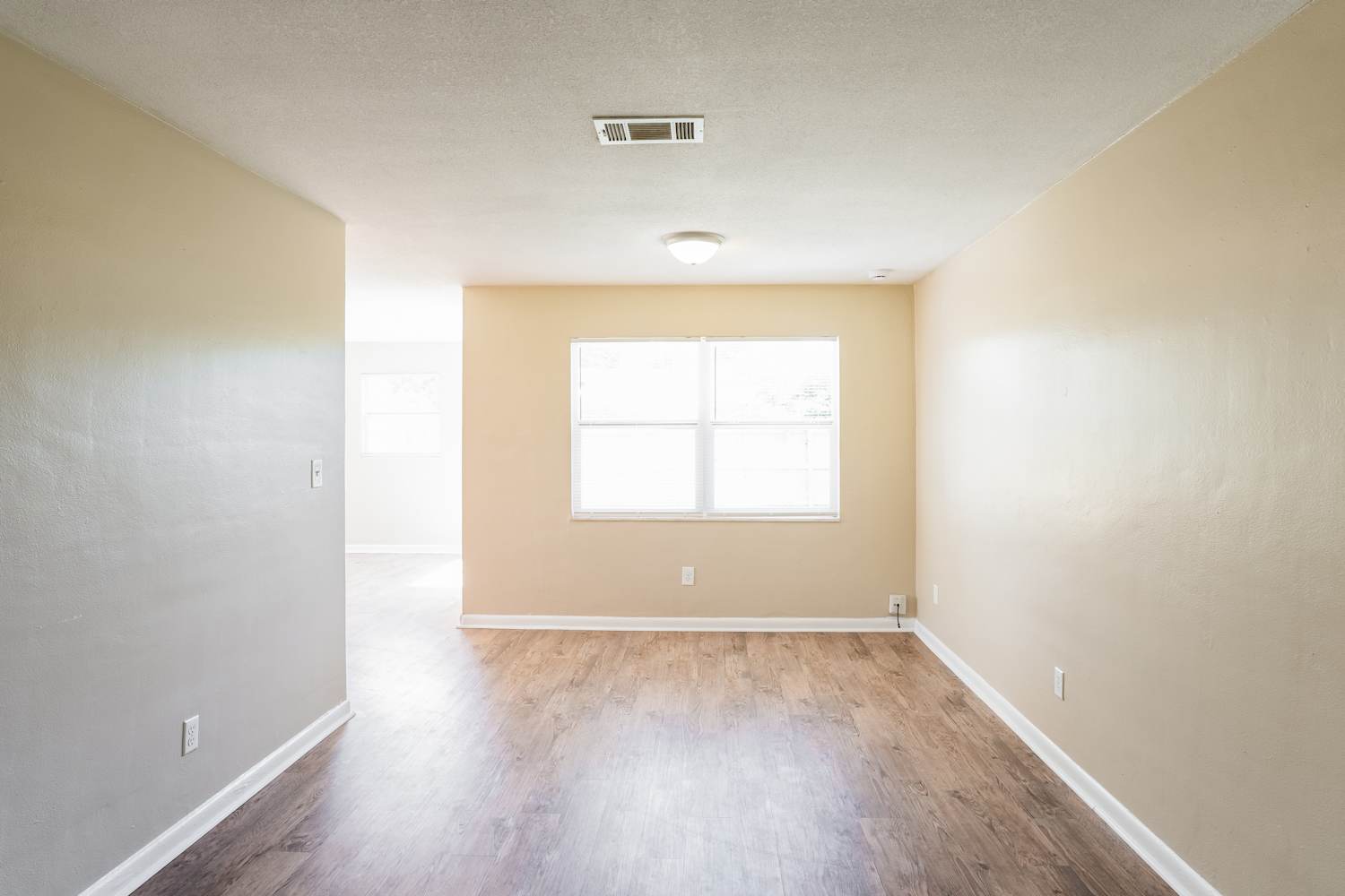 120 Citrus Blvd photo 3