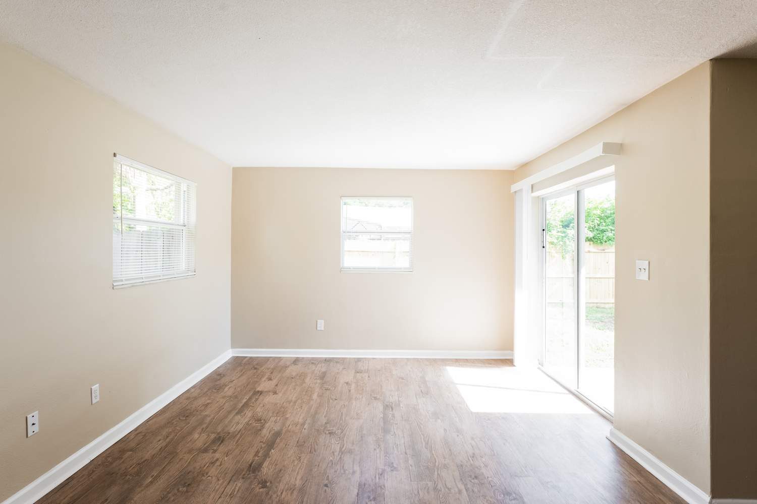 120 Citrus Blvd photo 5
