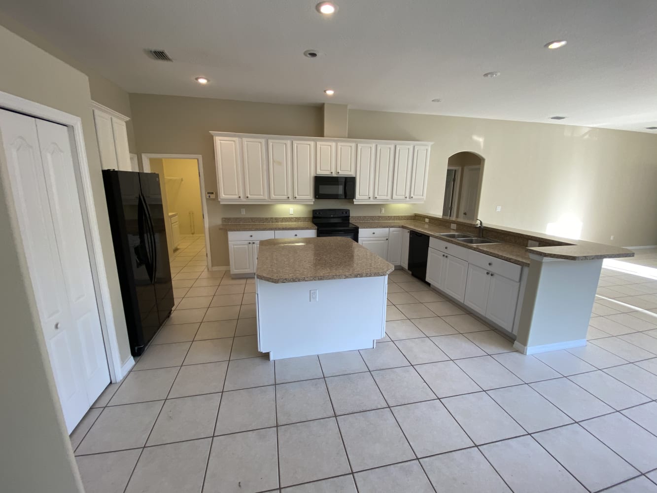 4924 Corfu Dr photo 5