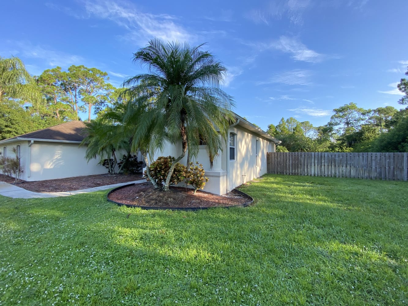 4924 Corfu Dr photo 2