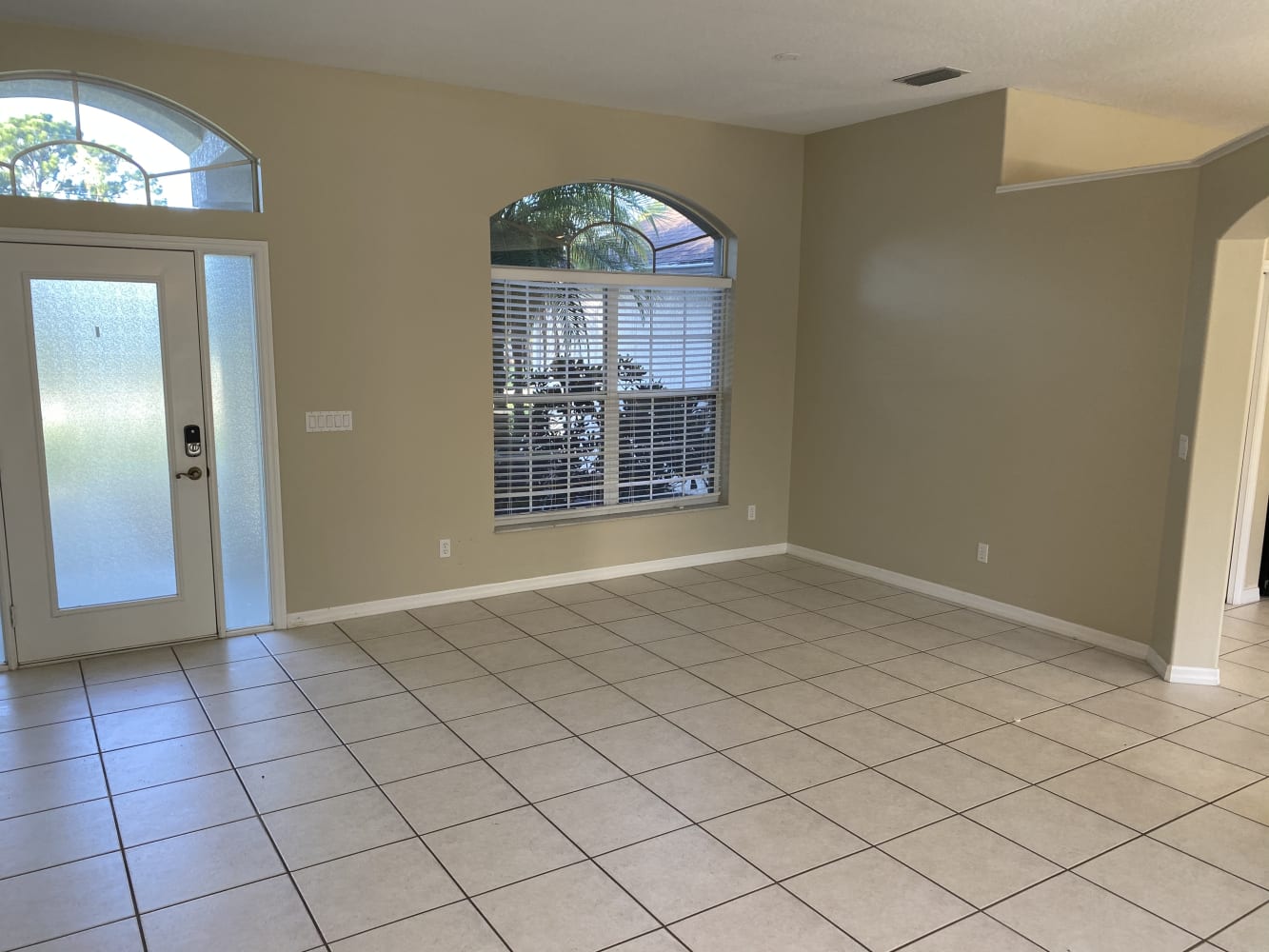 4924 Corfu Dr photo 3