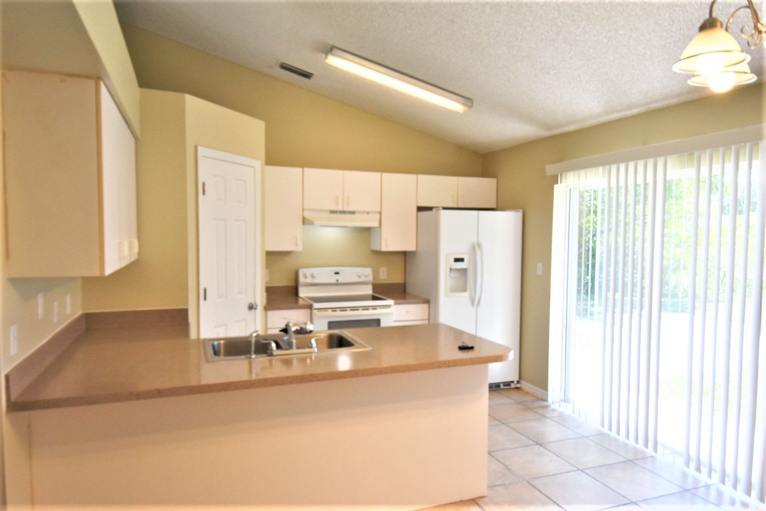 1786 Hydrangea Rd NW photo 4