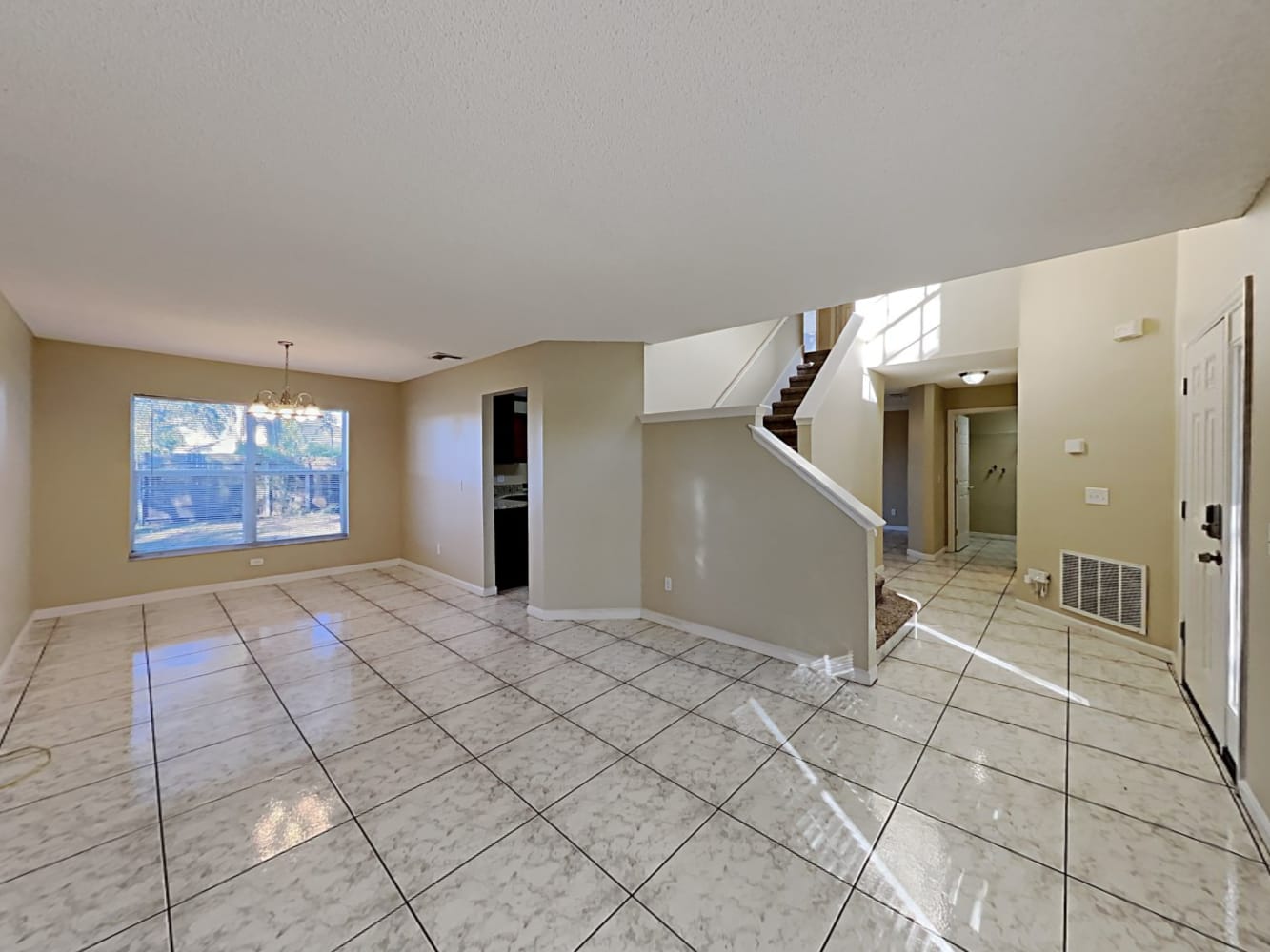 700 McLean Ct photo 4