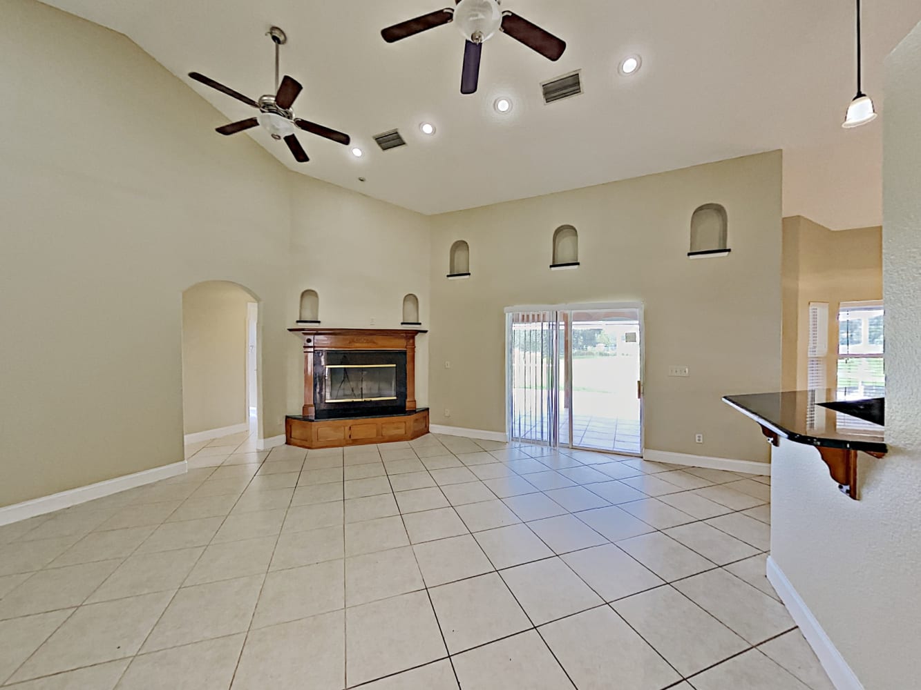 19727 Sabal St photo 5