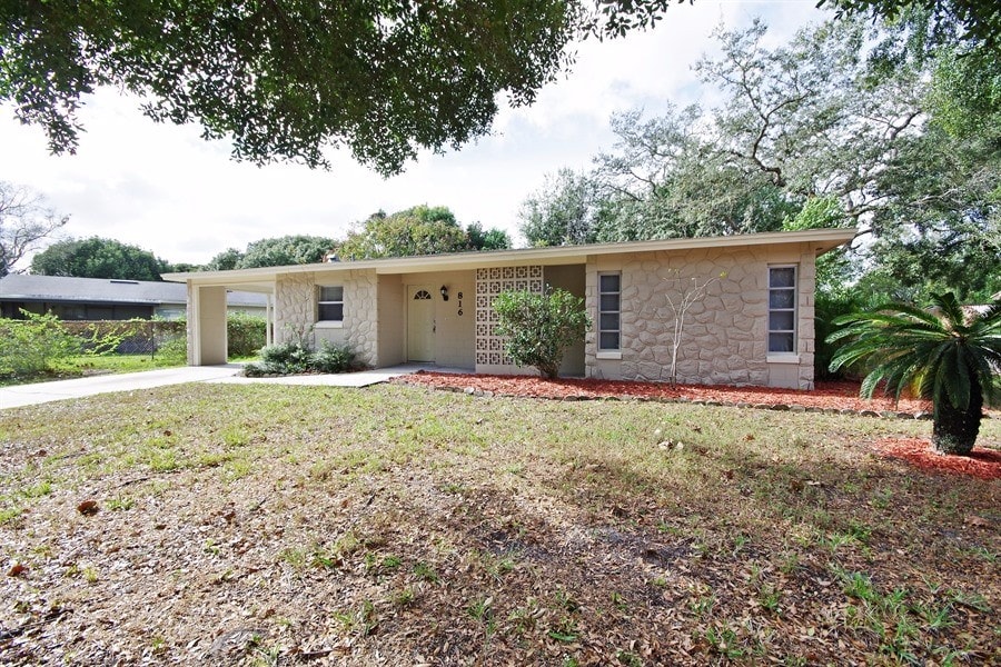 816 Walnut Pl photo 2
