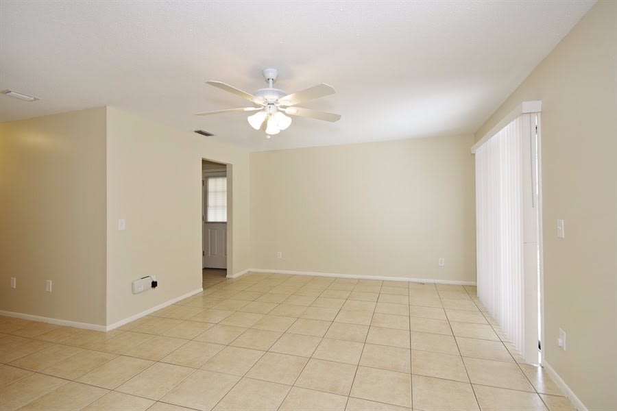 816 Walnut Pl photo 4