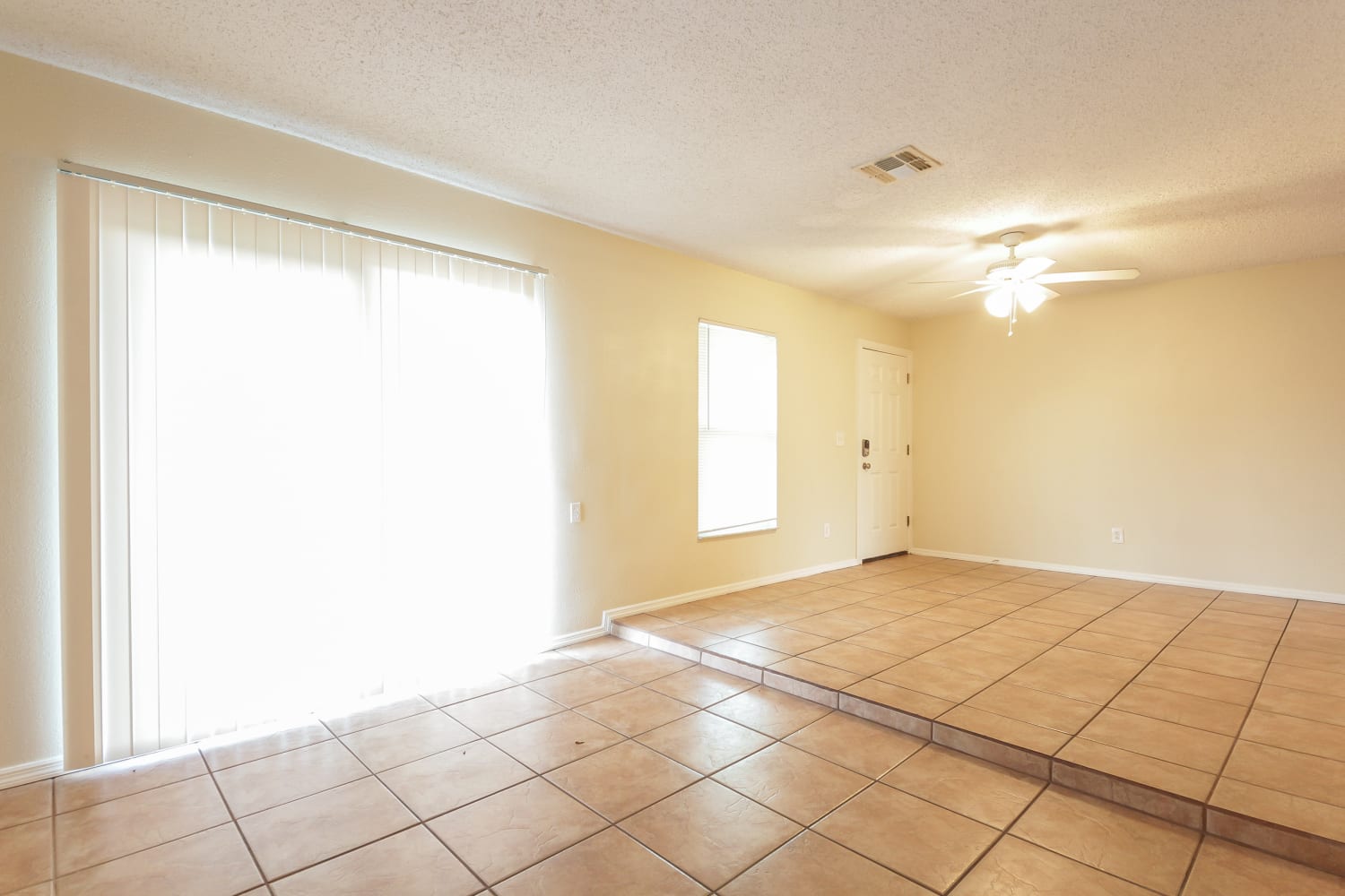 634 Marot St photo 4