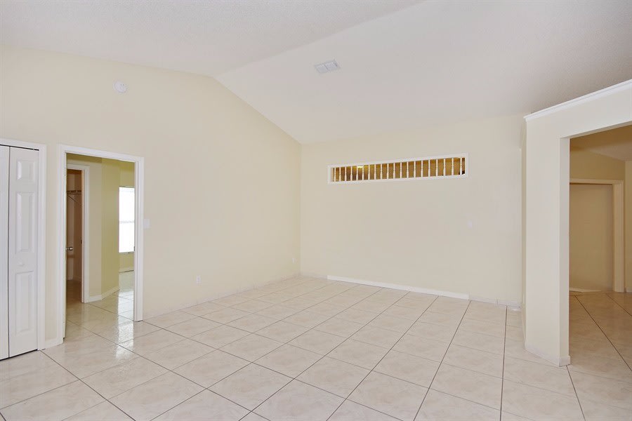 1000 Meller Way photo 5