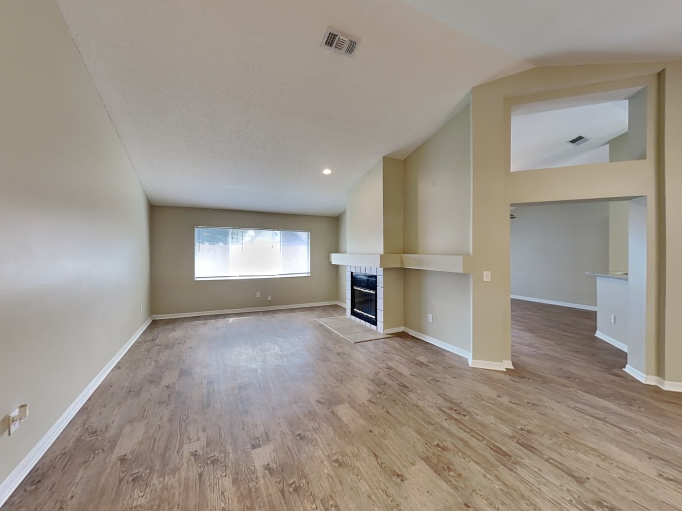 1054 Providence Ln photo 3
