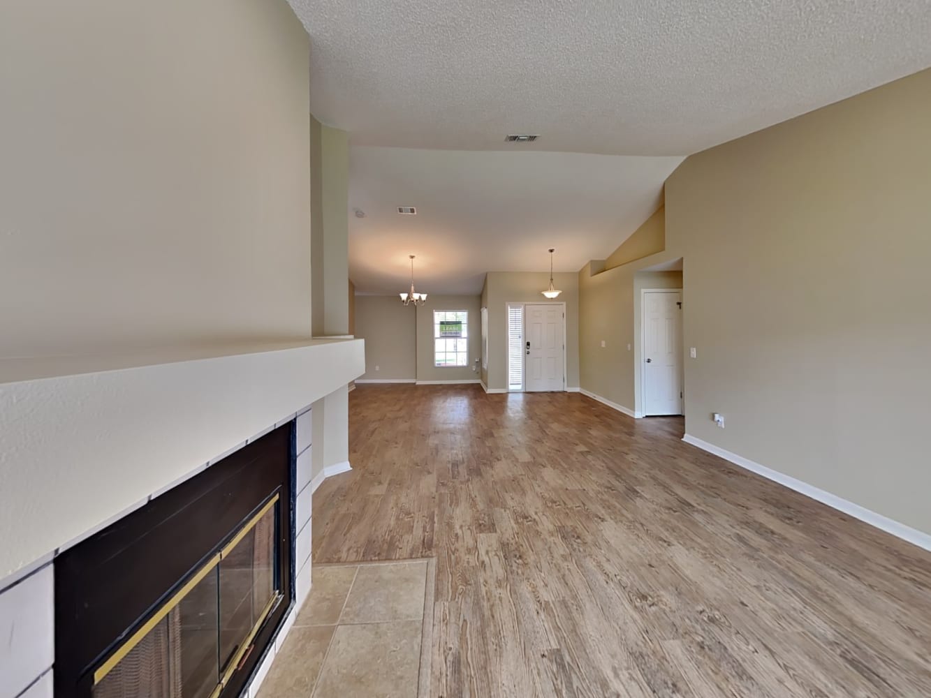 1054 Providence Ln photo 4