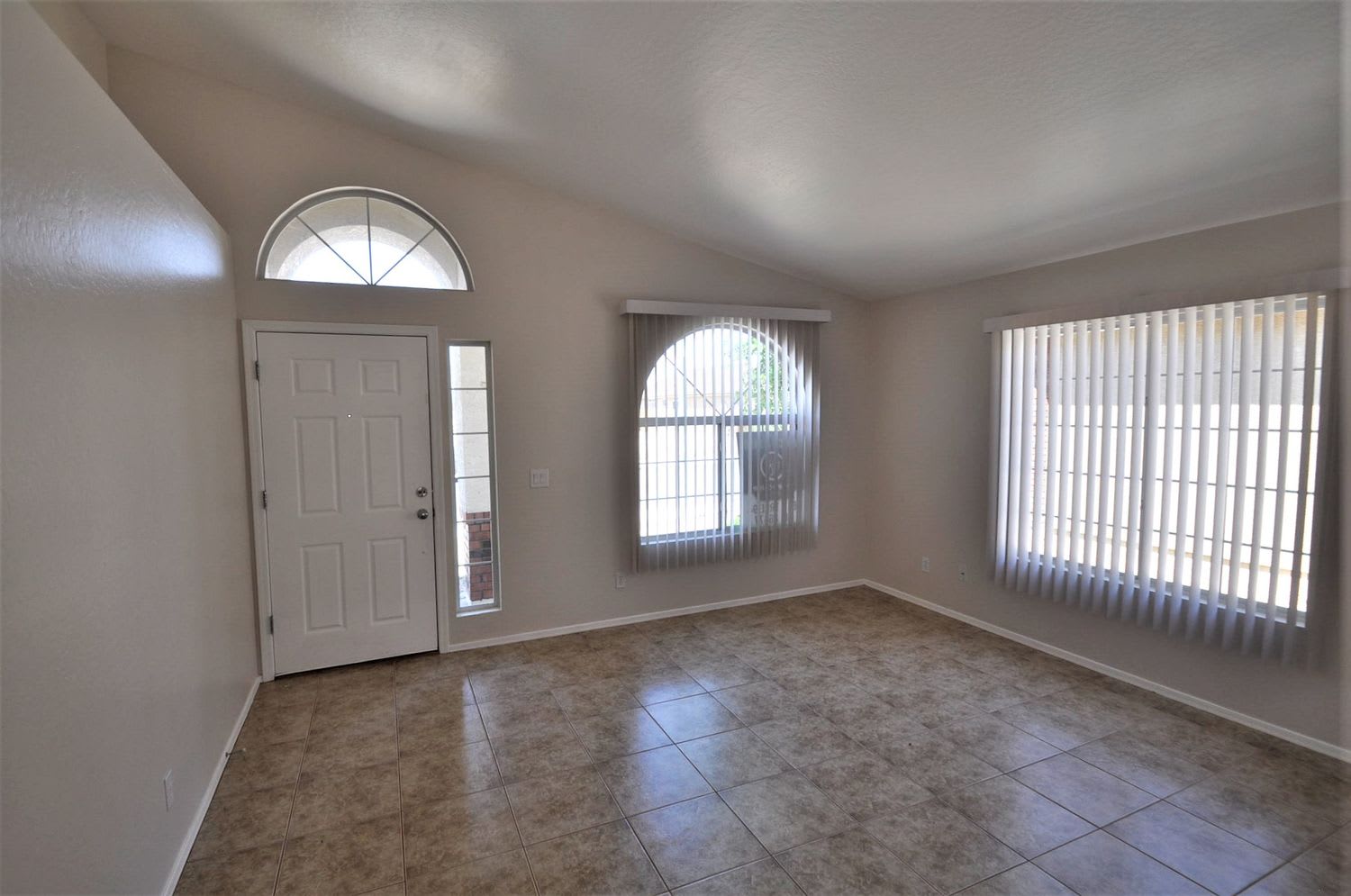 2745 W Pecan Rd photo 3