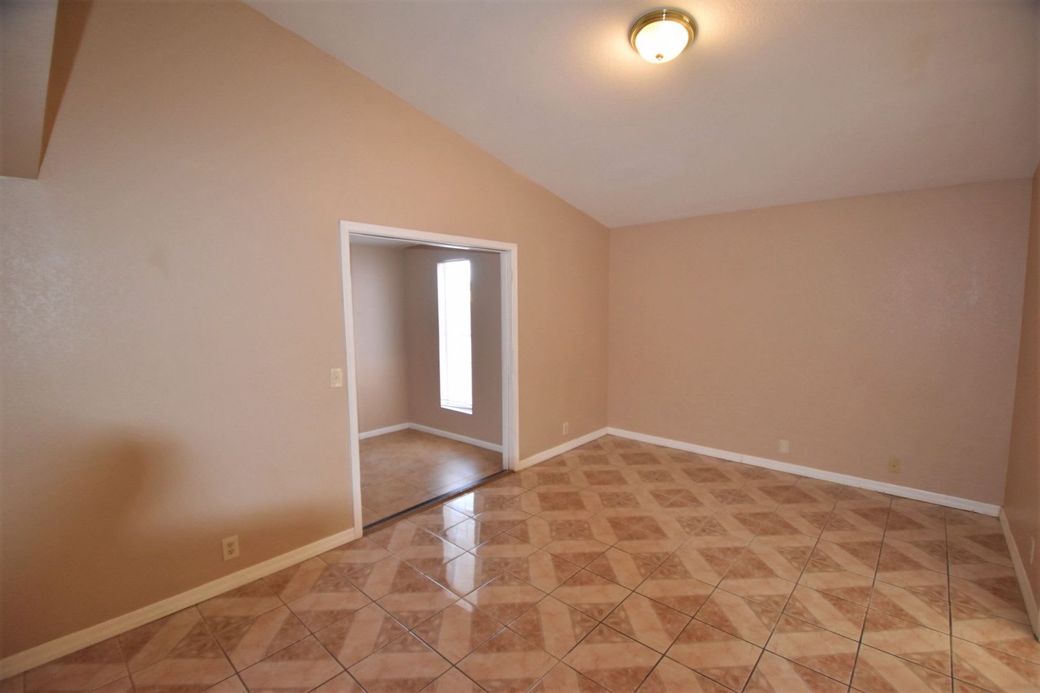 4037 N 88th Ln photo 5