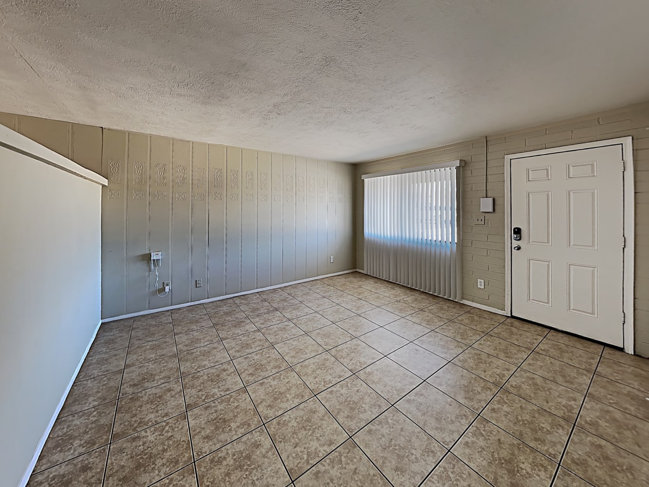 4147 W Flower St photo 3