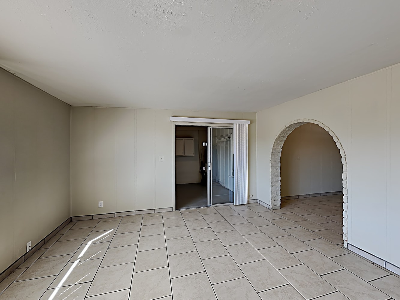4147 W Flower St photo 5