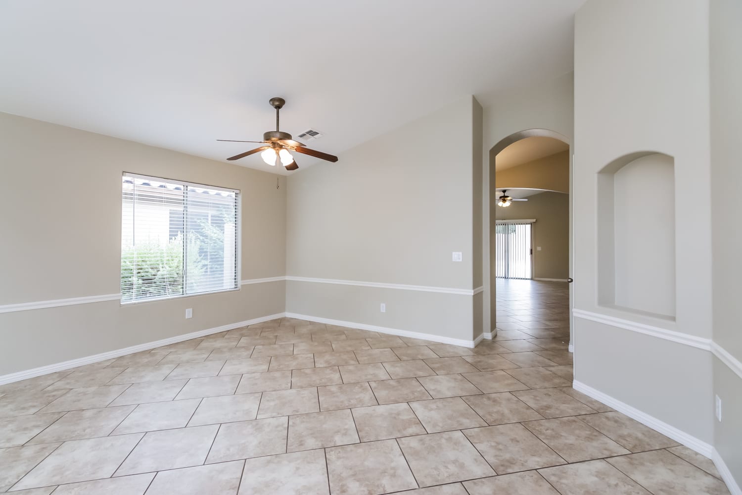 29821 N Broken Shale Dr San Tan Valley, AZ 85143 photo 4
