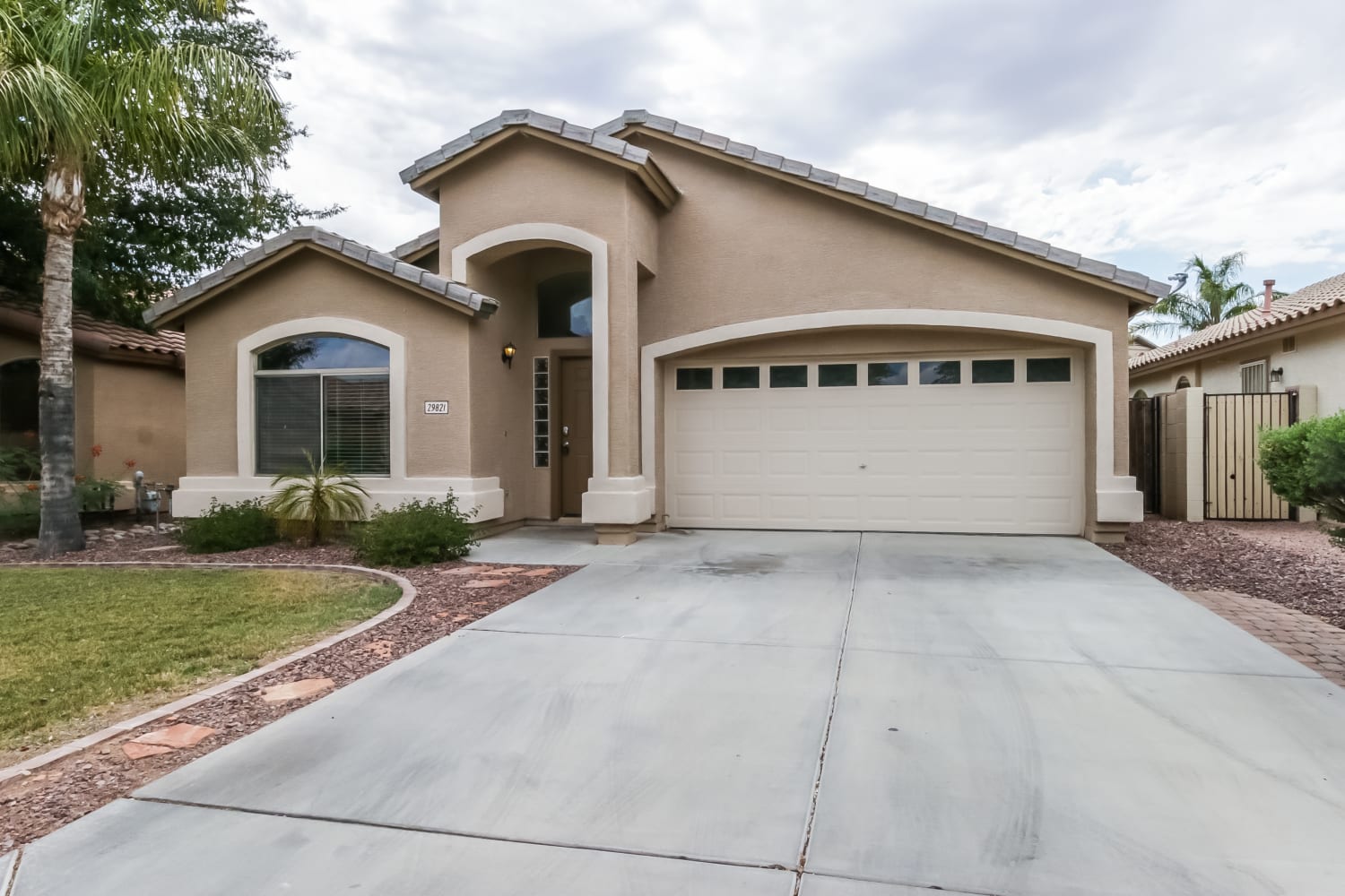 29821 N Broken Shale Dr San Tan Valley, AZ 85143 photo 2