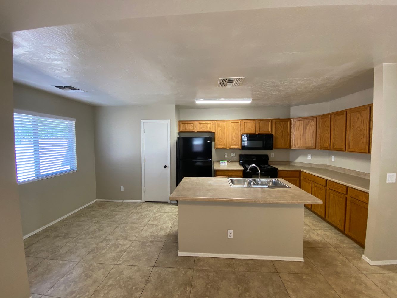 8452 W Forest Grove Ave photo 4