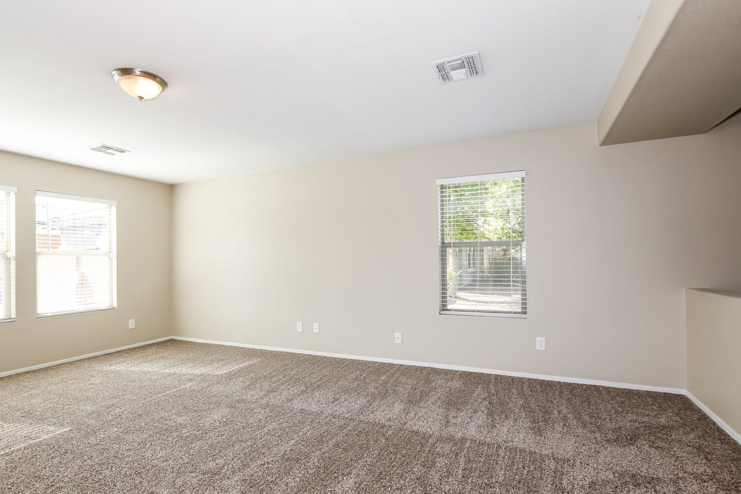 17046 W Rimrock St photo 4
