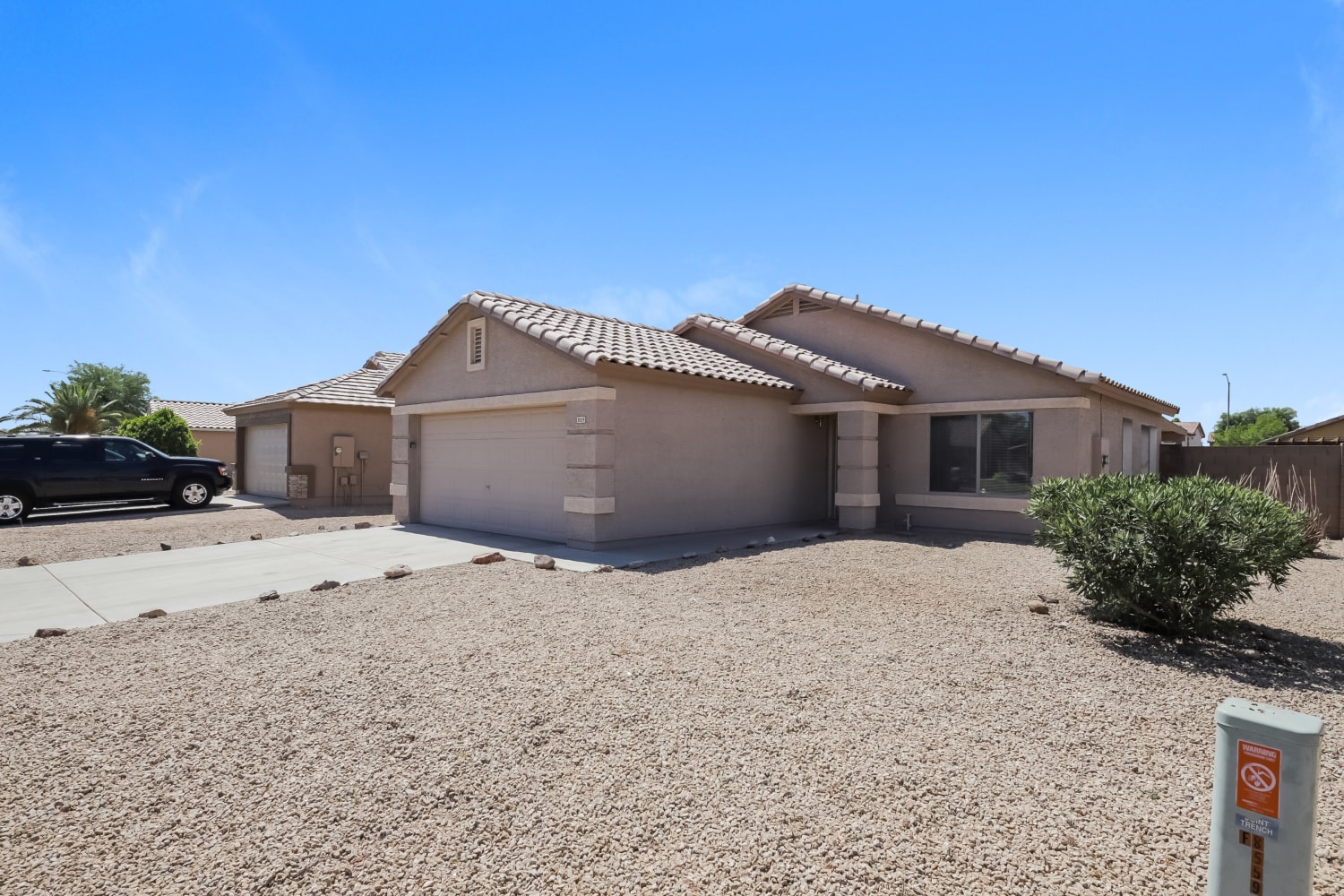 8559 W Carol Ave photo 3