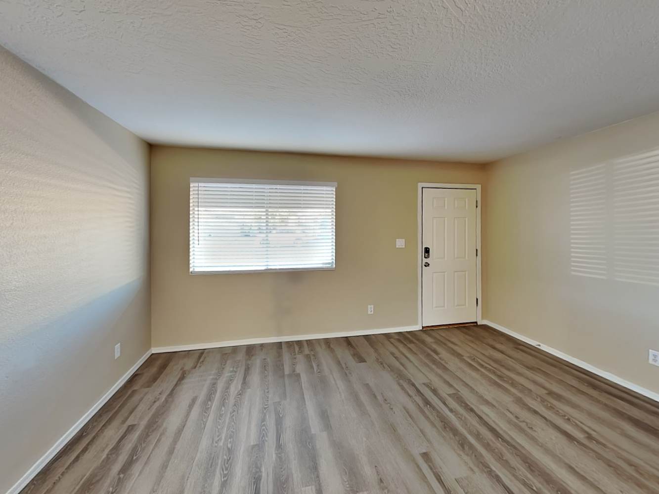 4107 W Desert Hills Dr photo 4