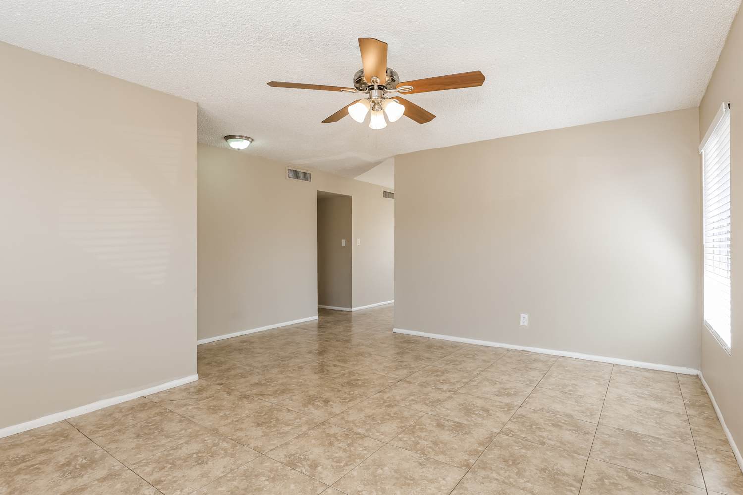 5629 W Puget Ave Glendale, AZ 85302 photo 4