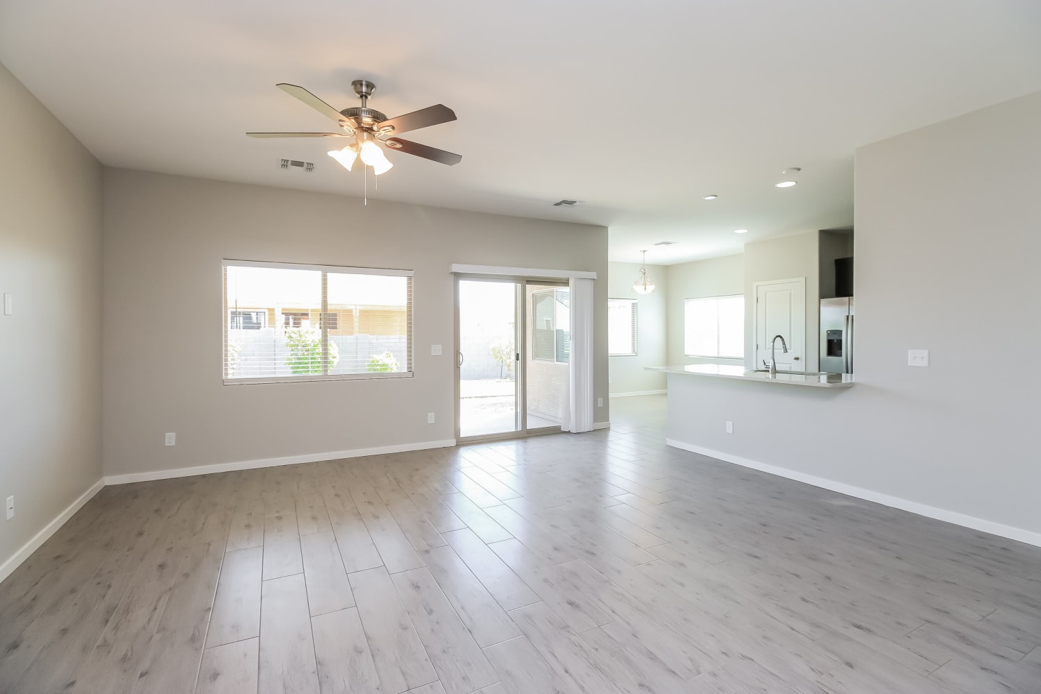 5541 E Santa Clara Dr San Tan Valley, AZ 85140 photo 2