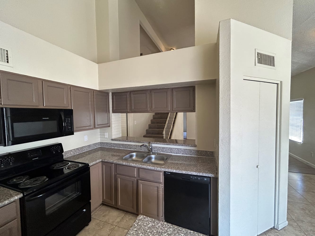 8850 W Fairmount Ave photo 5