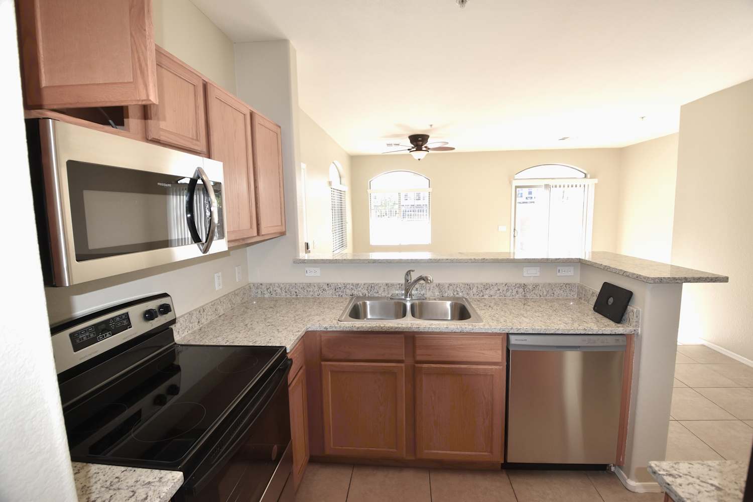 421 N 168th Ln photo 4