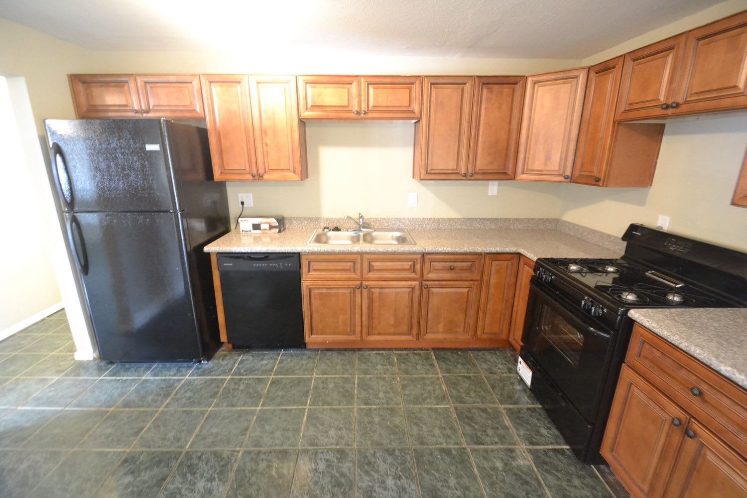 1643 N 56th Ln photo 4