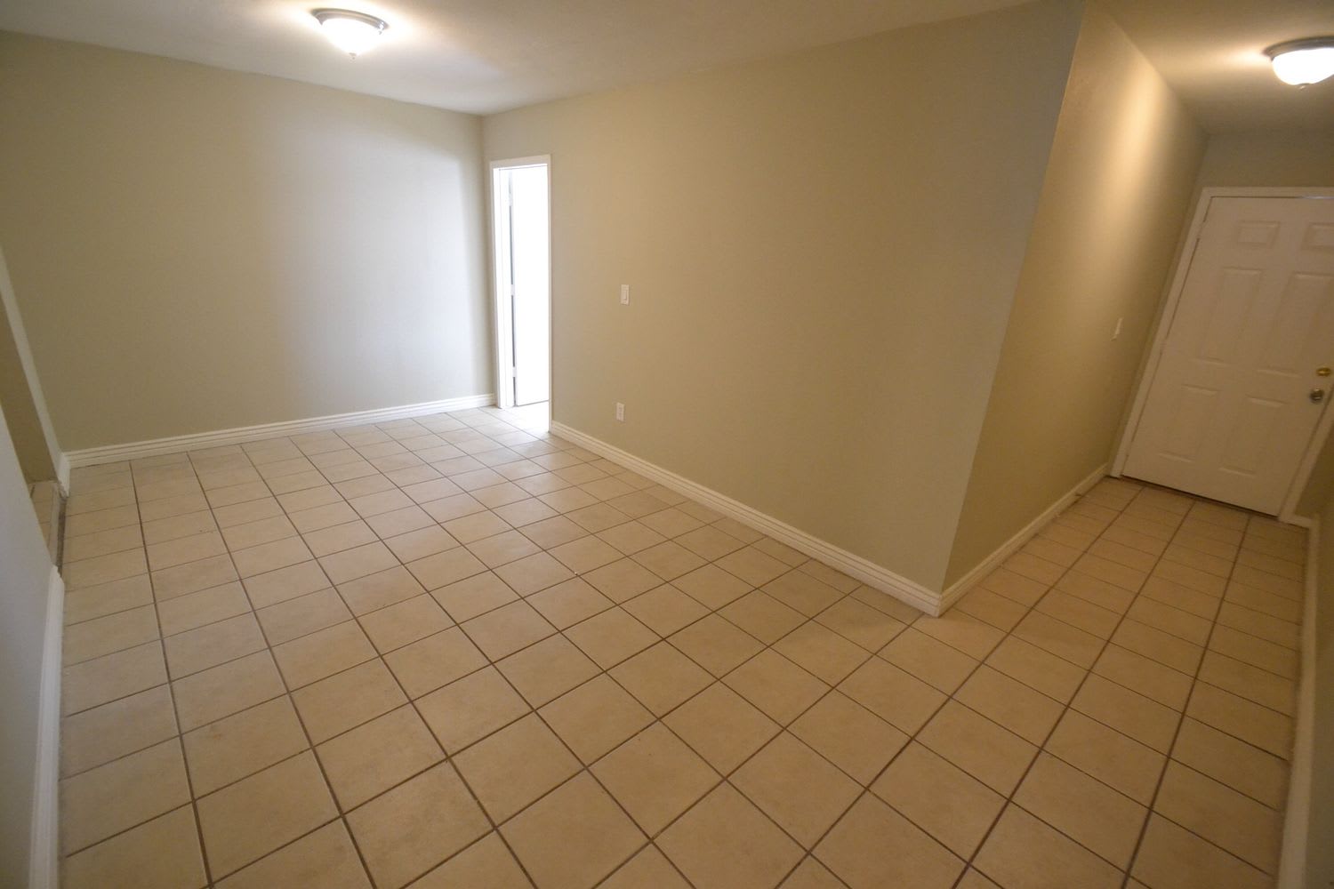 1643 N 56th Ln photo 5