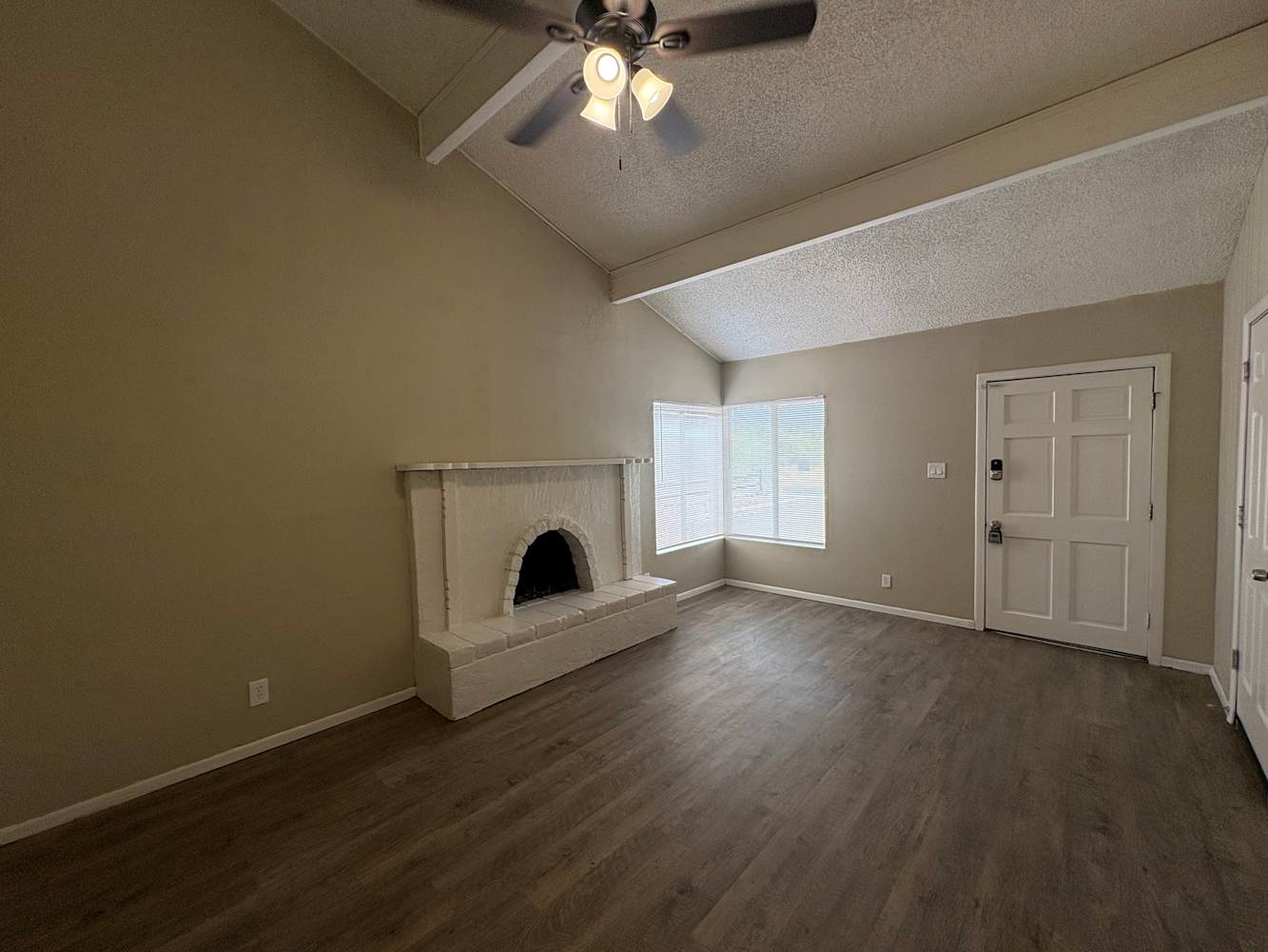 6108 N 71st Dr Glendale, AZ 85303 photo 4