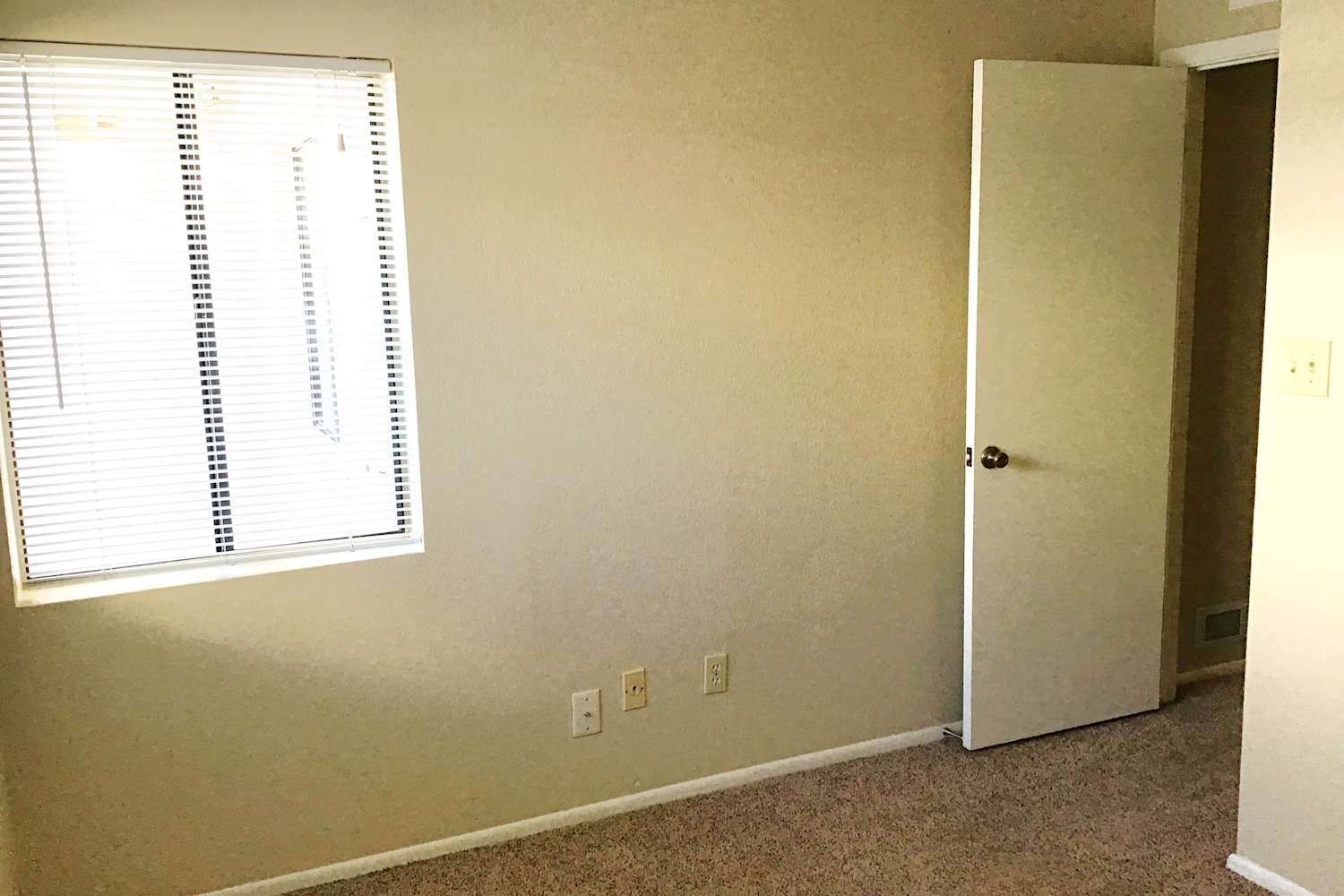 6532 W Sandra Ter photo 5
