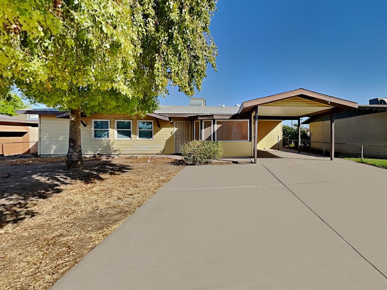 2410 W Lupine Ave