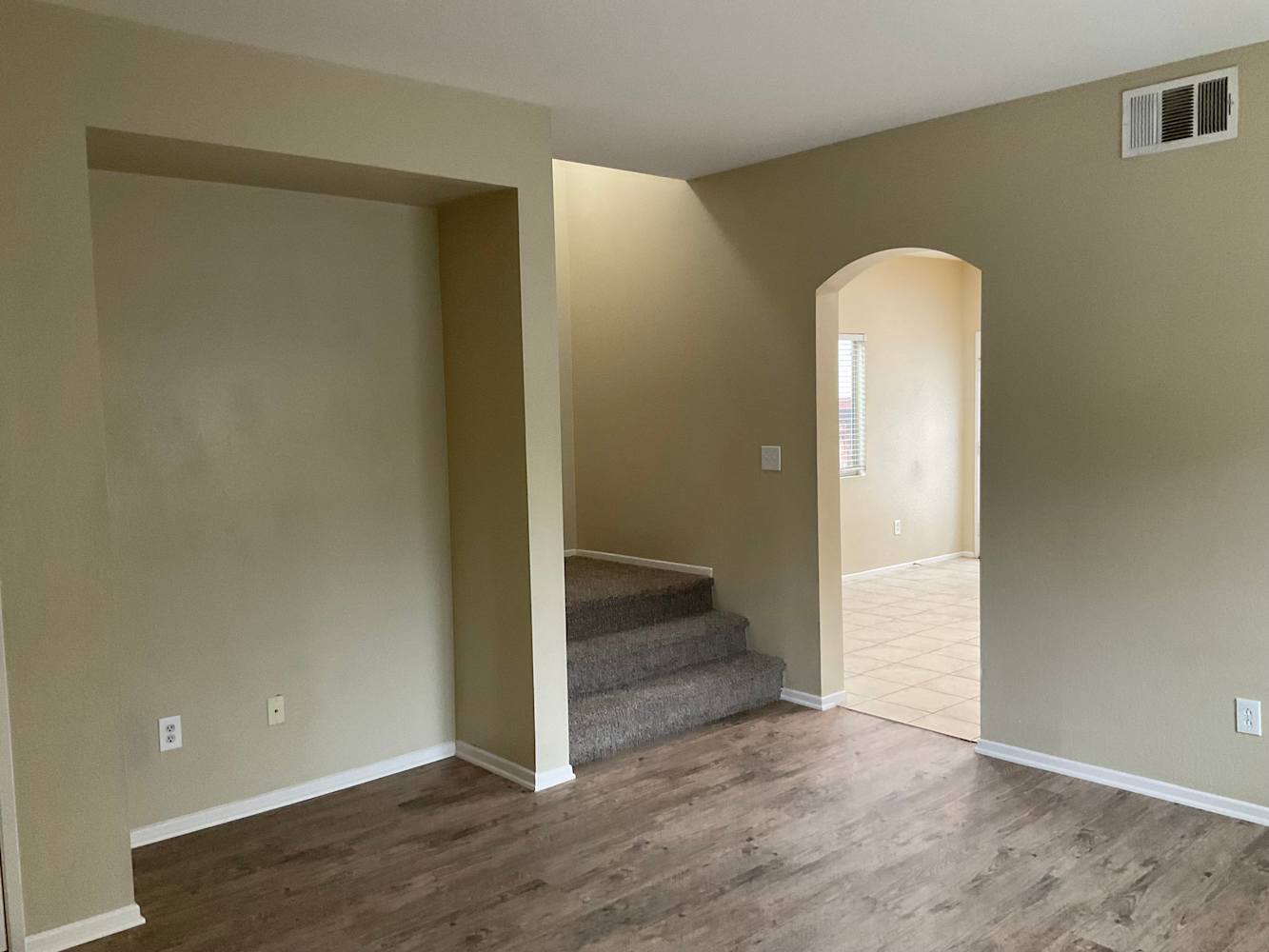 26186 Lawrence Union Dr photo 3