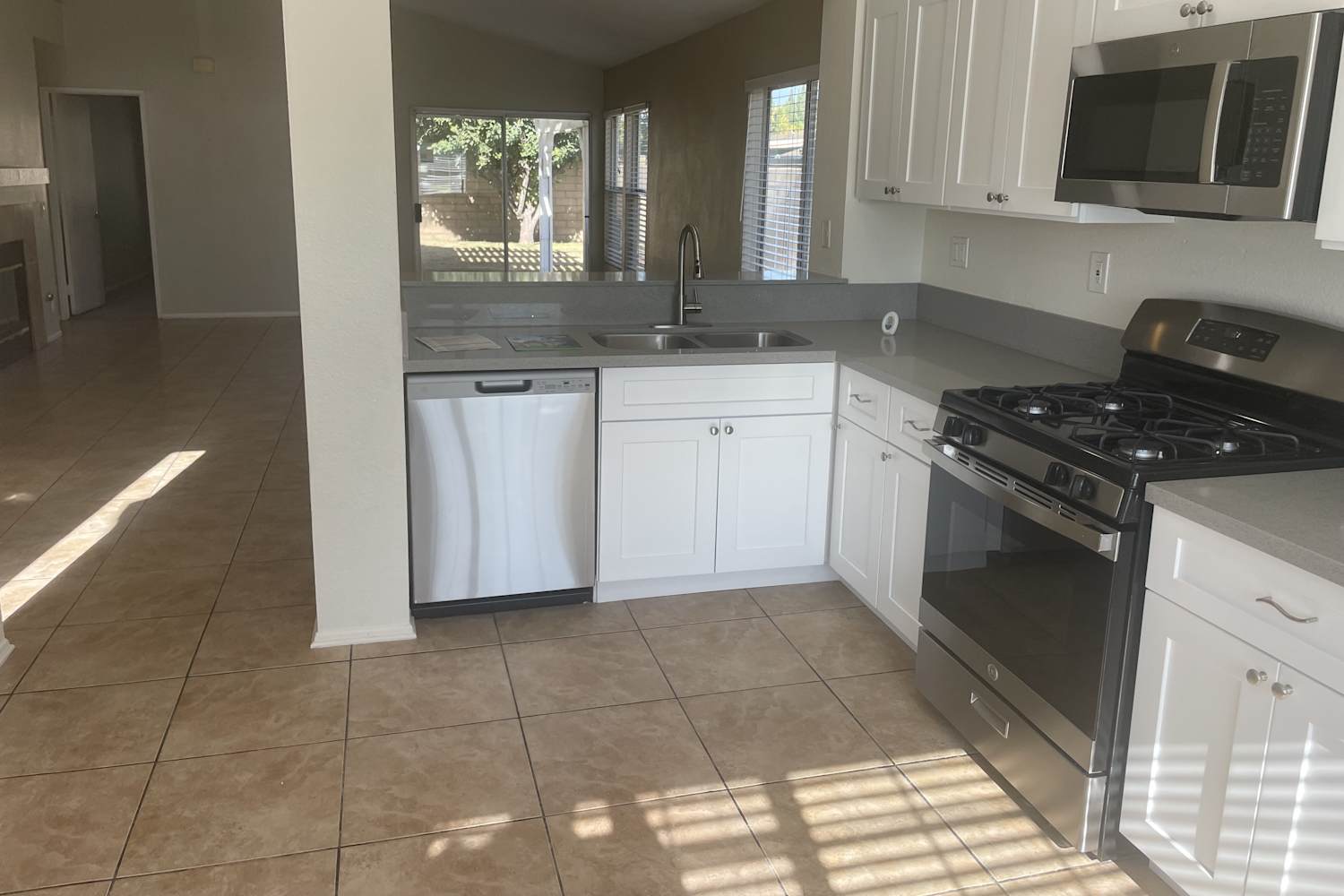 11008 San Pasqual Ave photo 5