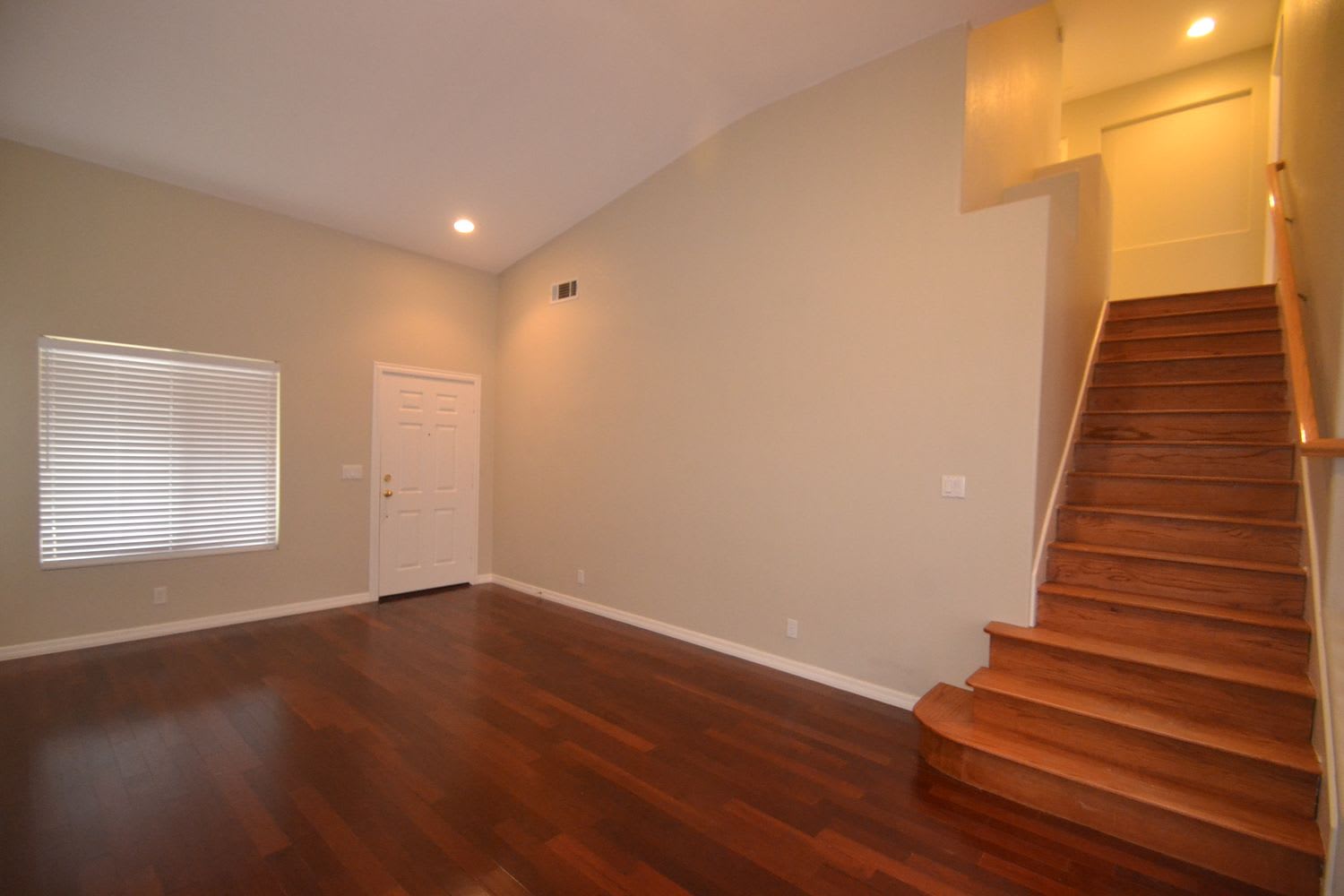 488 Vista del Sol photo 3